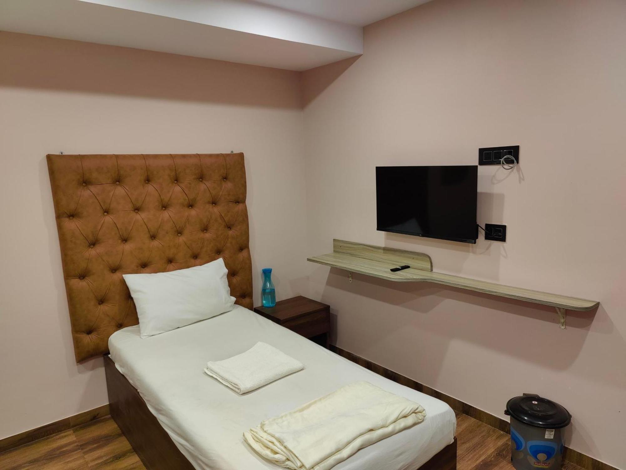 Hotel Garden View Inn - Near Nesco 孟买 外观 照片